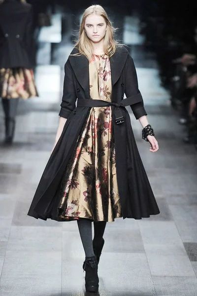 Look 49